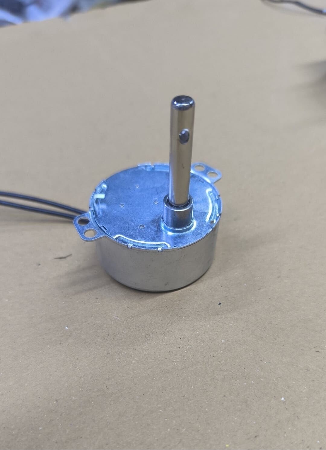 TY-50A Senkron Motor - 220V 4W Vantilatör Salınım Motoru (Uzun Mil)